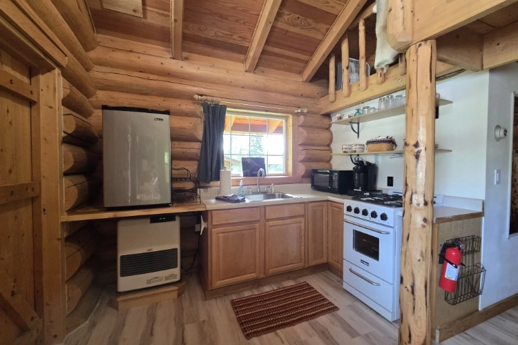 Lazy Salmon Chinook Kitchen 2 750x500 1